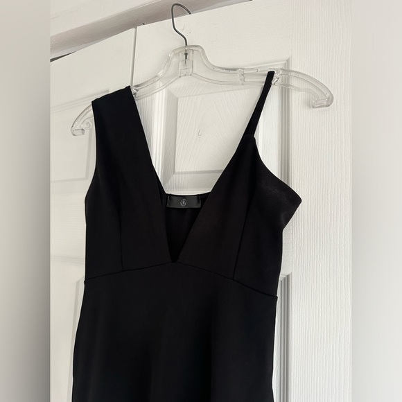 Black dress with slit - Picture 3 of 7